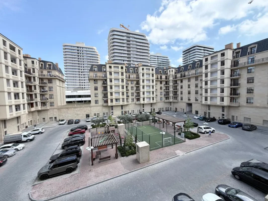 Kirayə verilir 3 otaqlı mənzil 127 m²