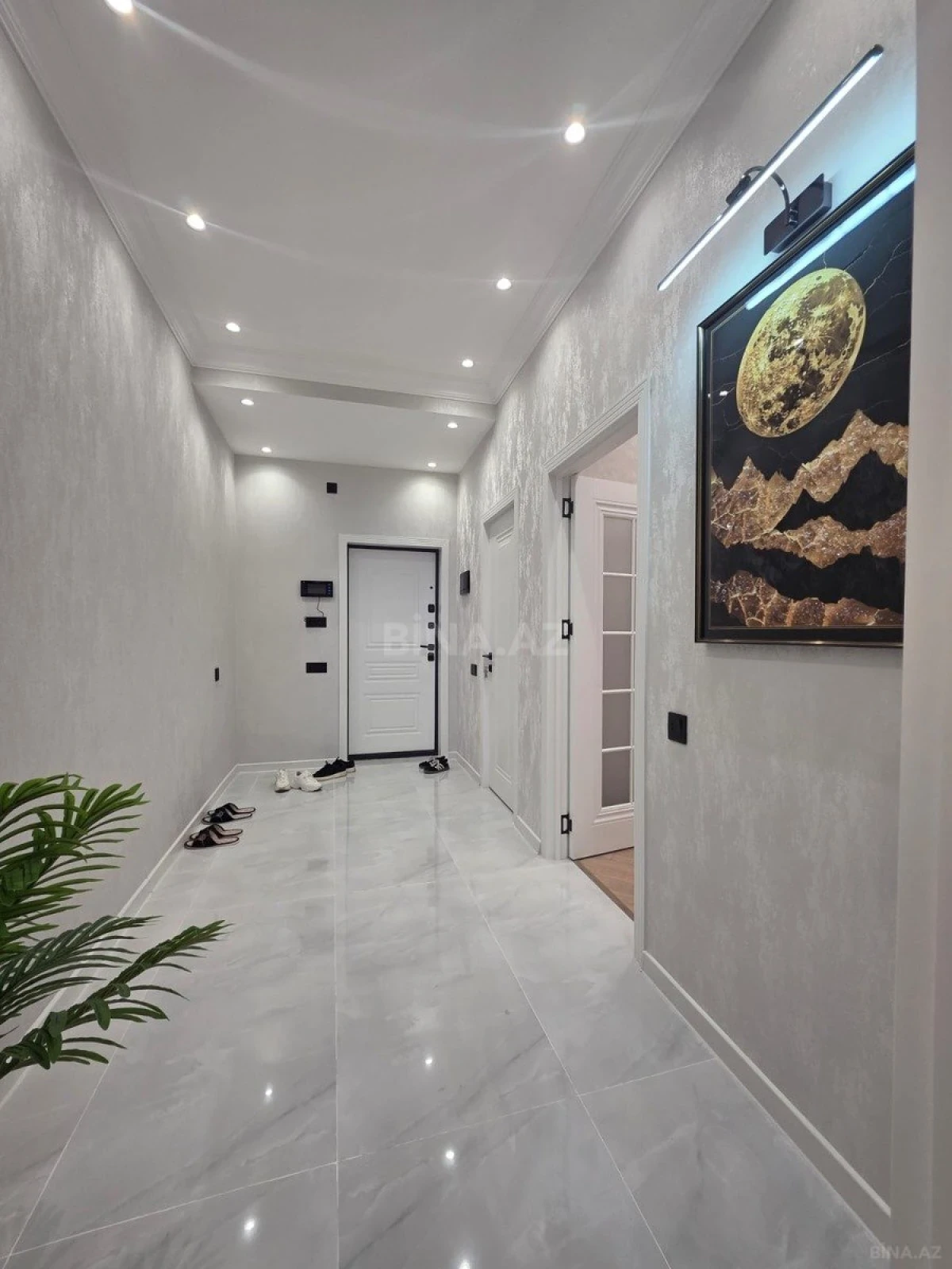 Satılır 2 otaqlı mənzil 64 m²