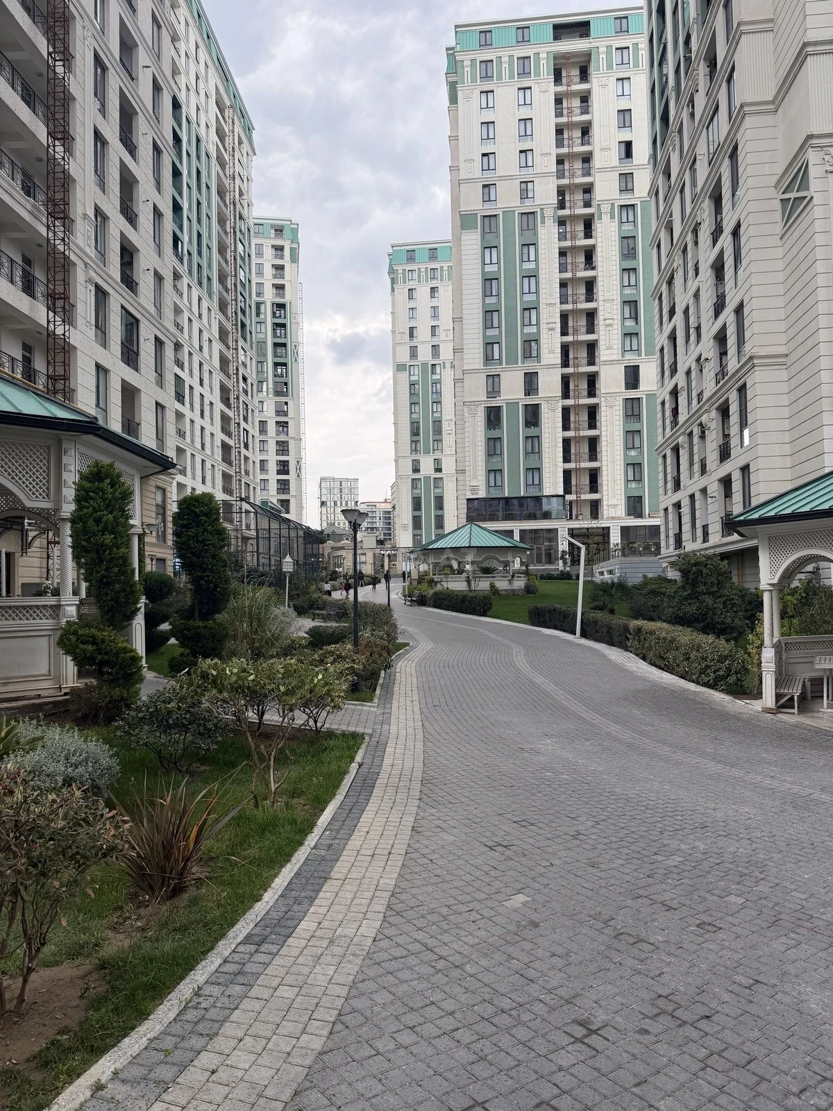 Kirayə verilir 2 otaqlı mənzil 58 m²