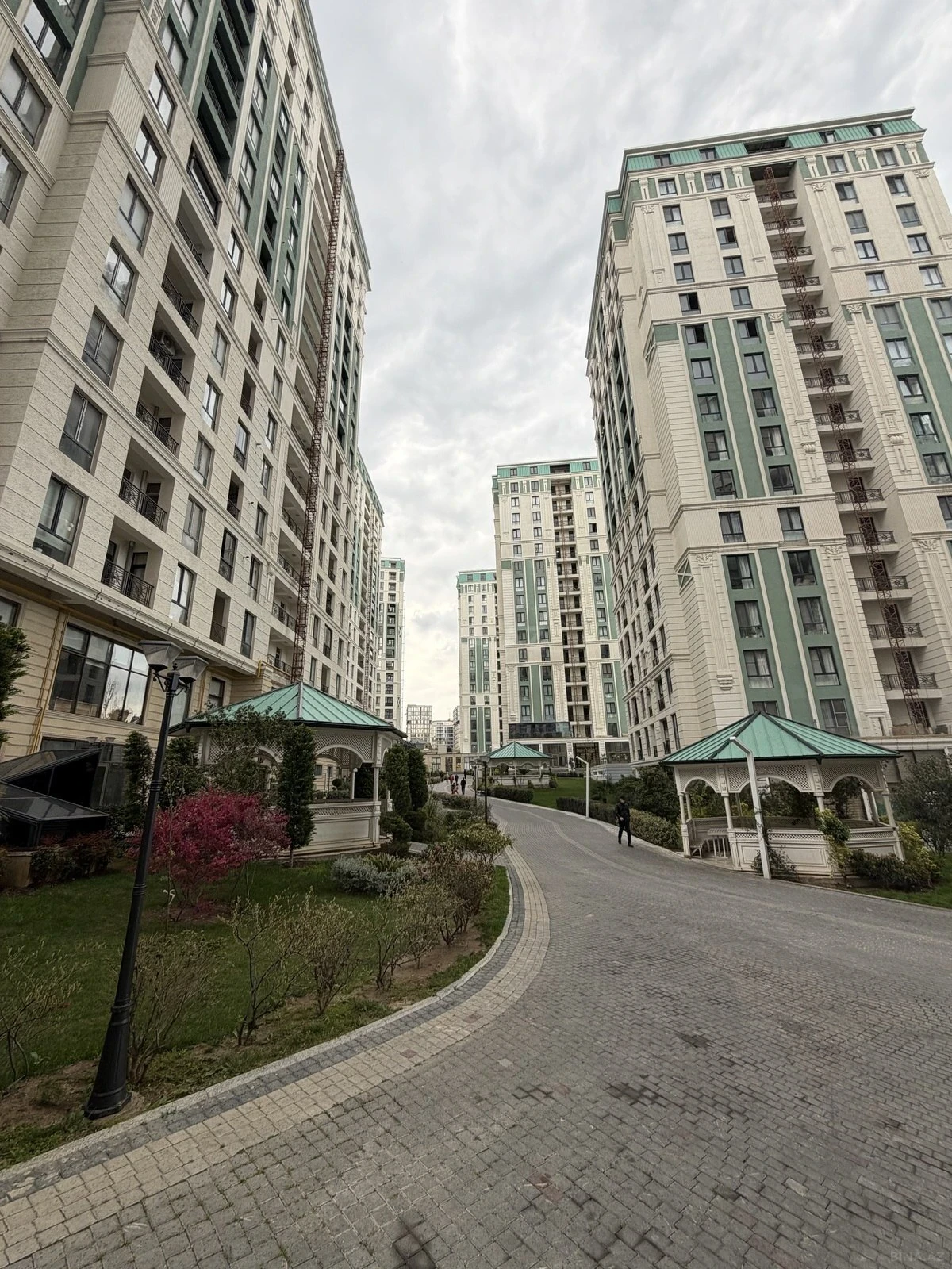 Kirayə verilir 2 otaqlı mənzil 58 m²