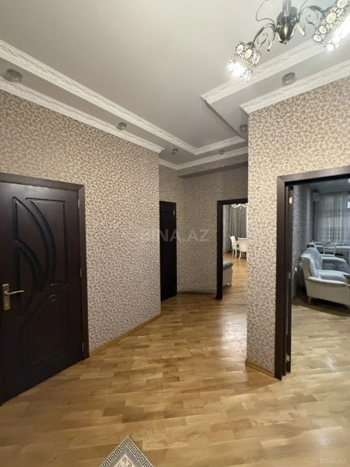 Satılır 2 otaqlı mənzil 108 m²