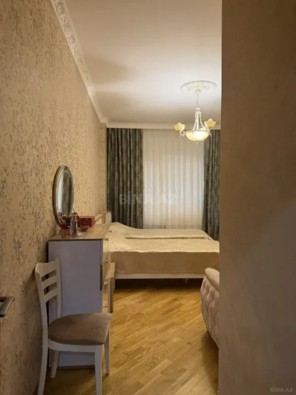 Satılır 2 otaqlı mənzil 108 m²