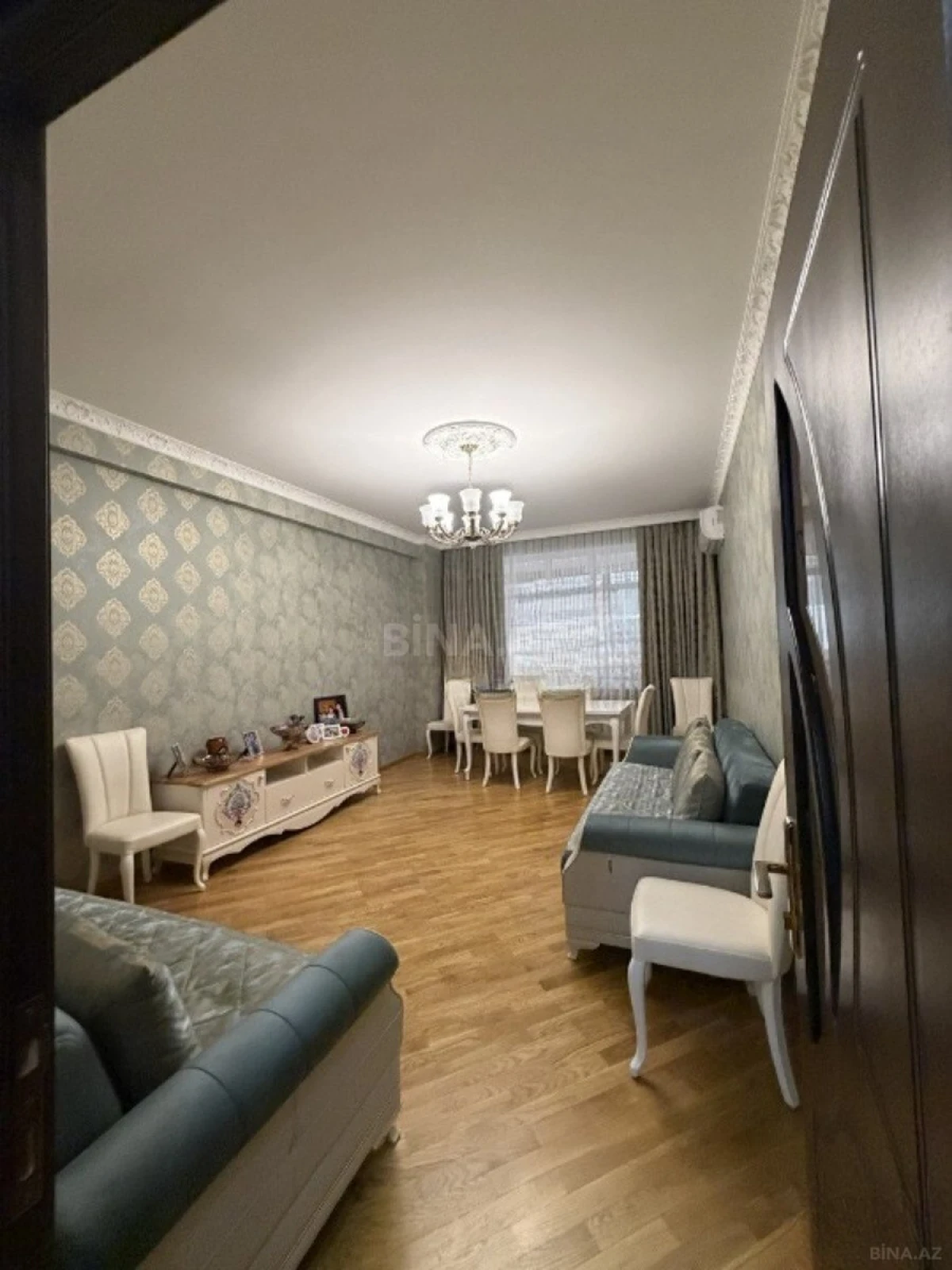 Satılır 2 otaqlı mənzil 108 m²