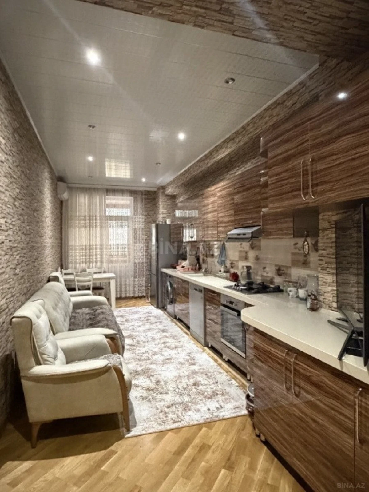 Satılır 2 otaqlı mənzil 108 m²