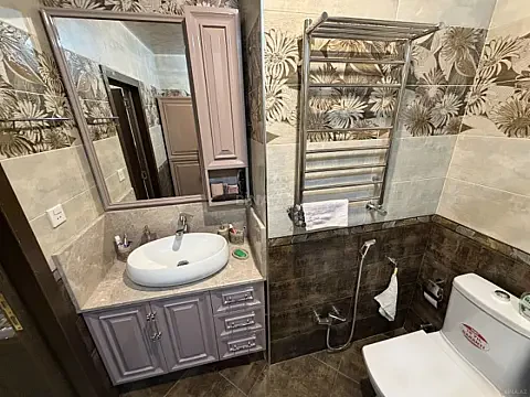 Satılır 2 otaqlı mənzil 108 m²