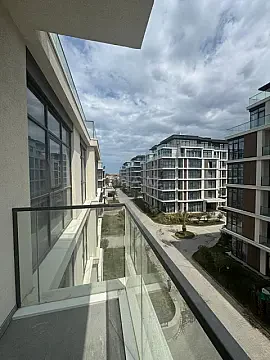 Kirayə verilir 2 otaqlı mənzil 71 m²