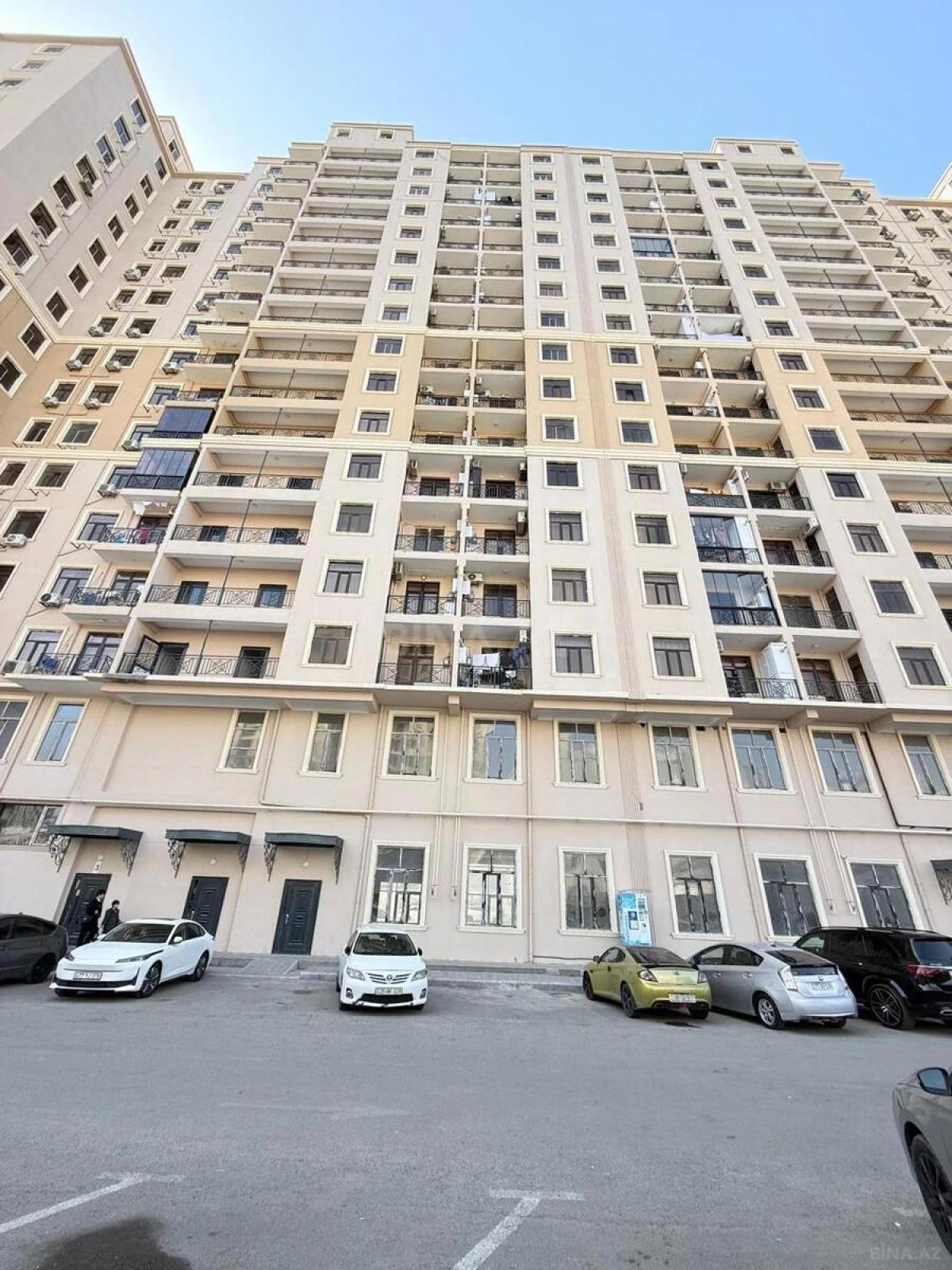 Satılır 3 otaqlı mənzil 93 m²
