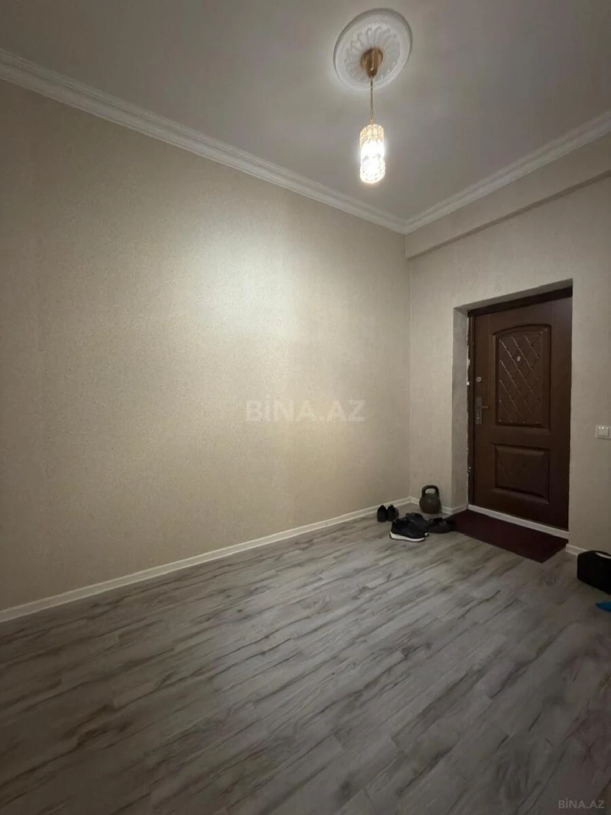 Satılır 3 otaqlı mənzil 93 m²