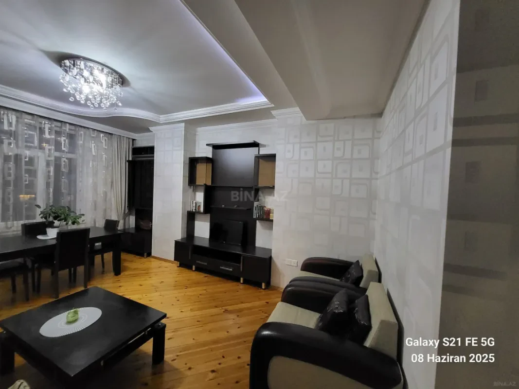 Kirayə verilir 2 otaqlı mənzil 83 m²