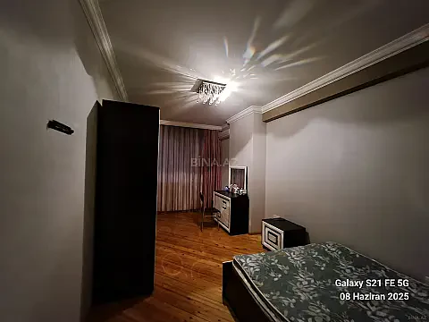 Kirayə verilir 2 otaqlı mənzil 83 m²