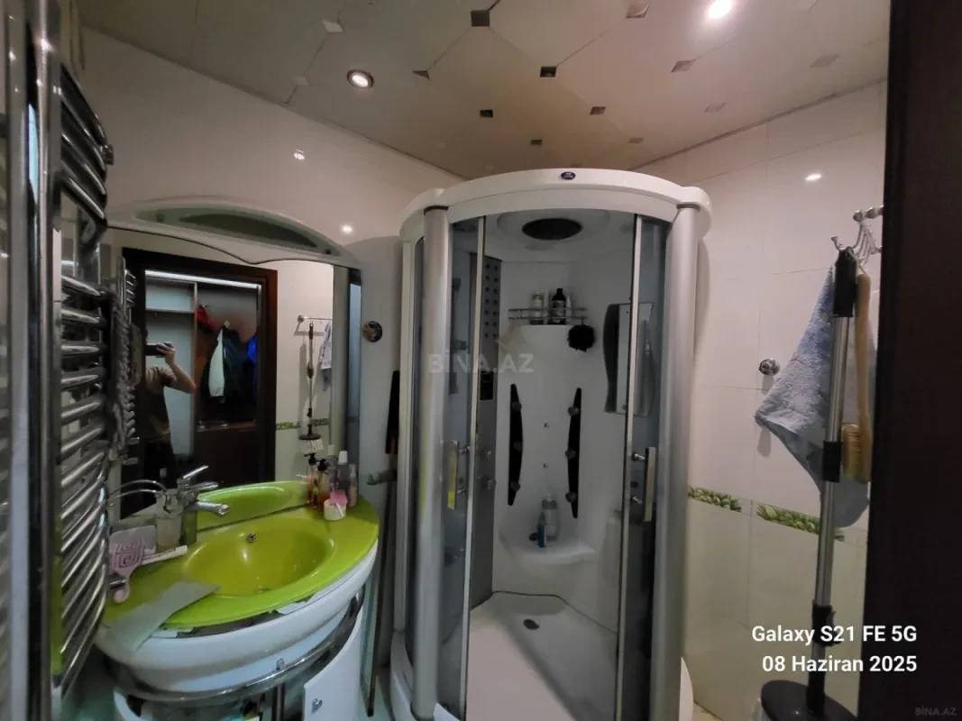 Kirayə verilir 2 otaqlı mənzil 83 m²
