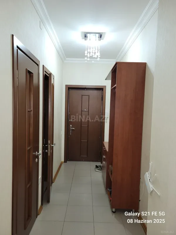 Kirayə verilir 2 otaqlı mənzil 83 m²