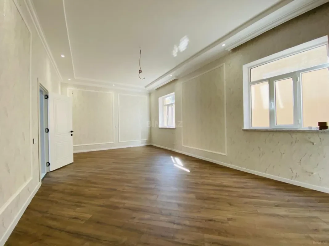 Satılır 5 otaqlı həyət evi 185 m²