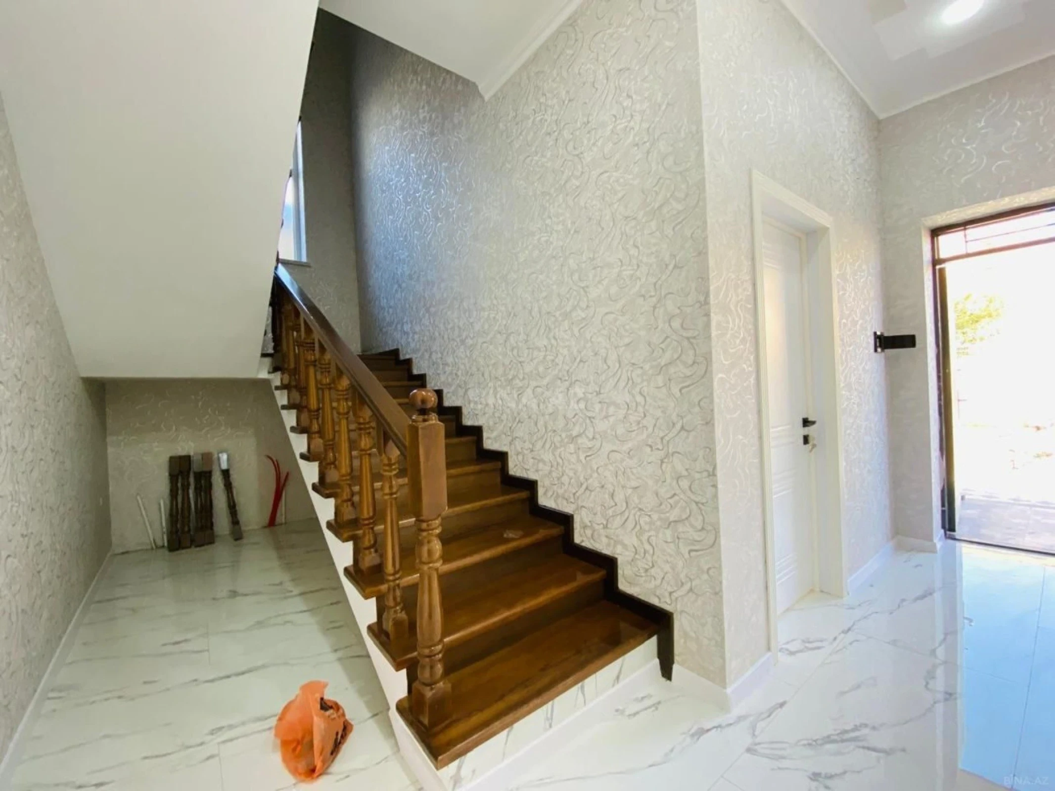 Satılır 5 otaqlı həyət evi 185 m²