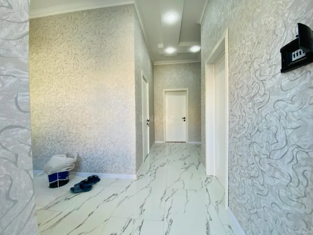 Satılır 5 otaqlı həyət evi 185 m²