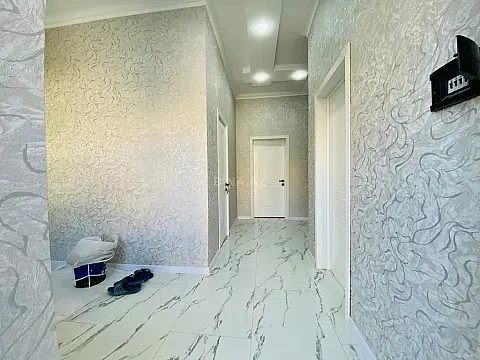 Satılır 5 otaqlı həyət evi 185 m²