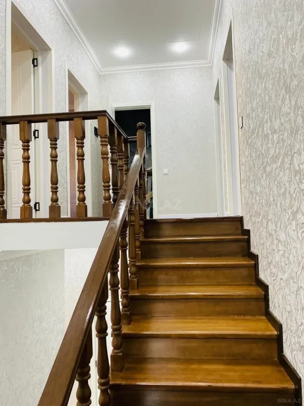 Satılır 5 otaqlı həyət evi 185 m²