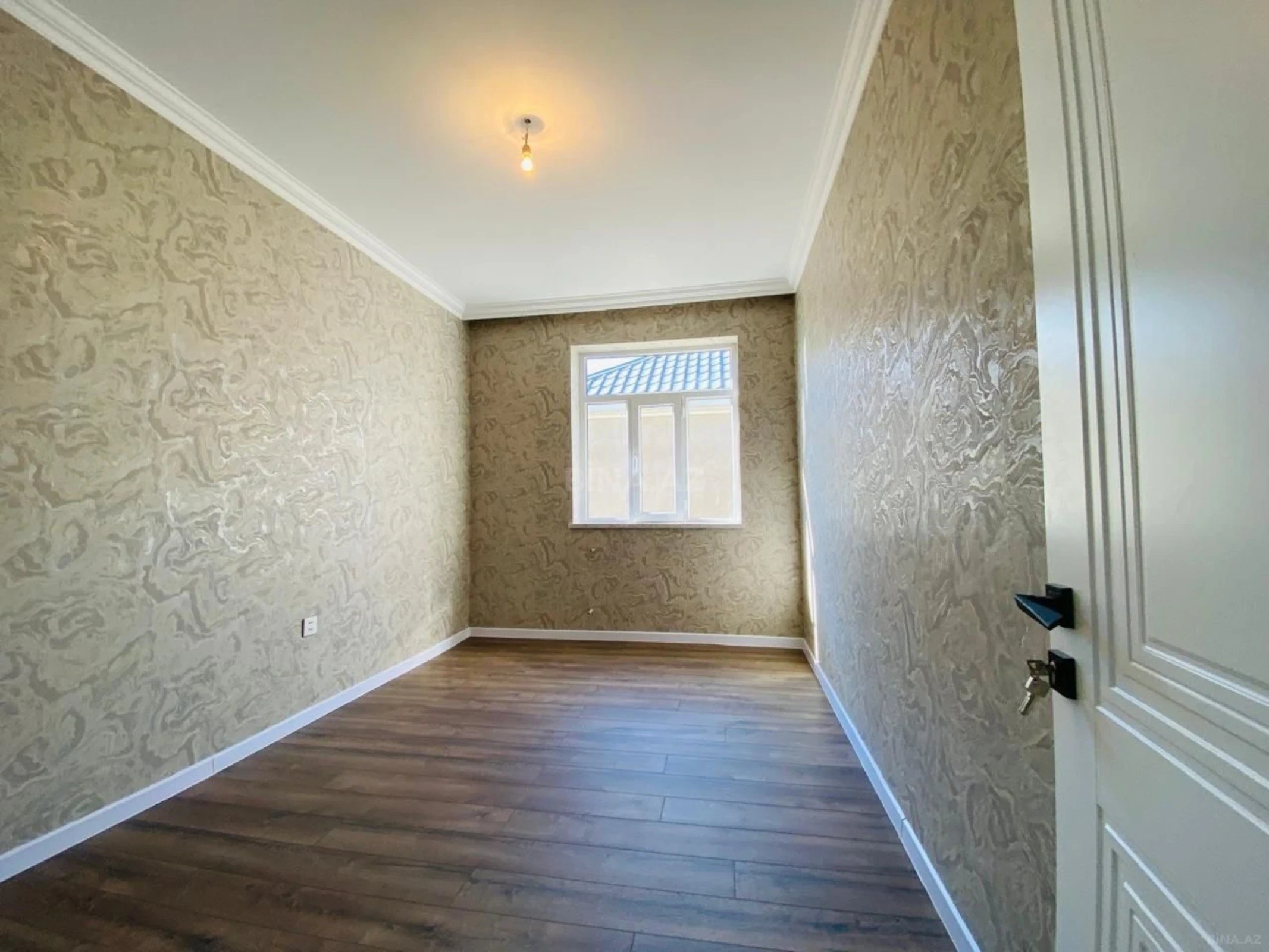 Satılır 5 otaqlı həyət evi 185 m²