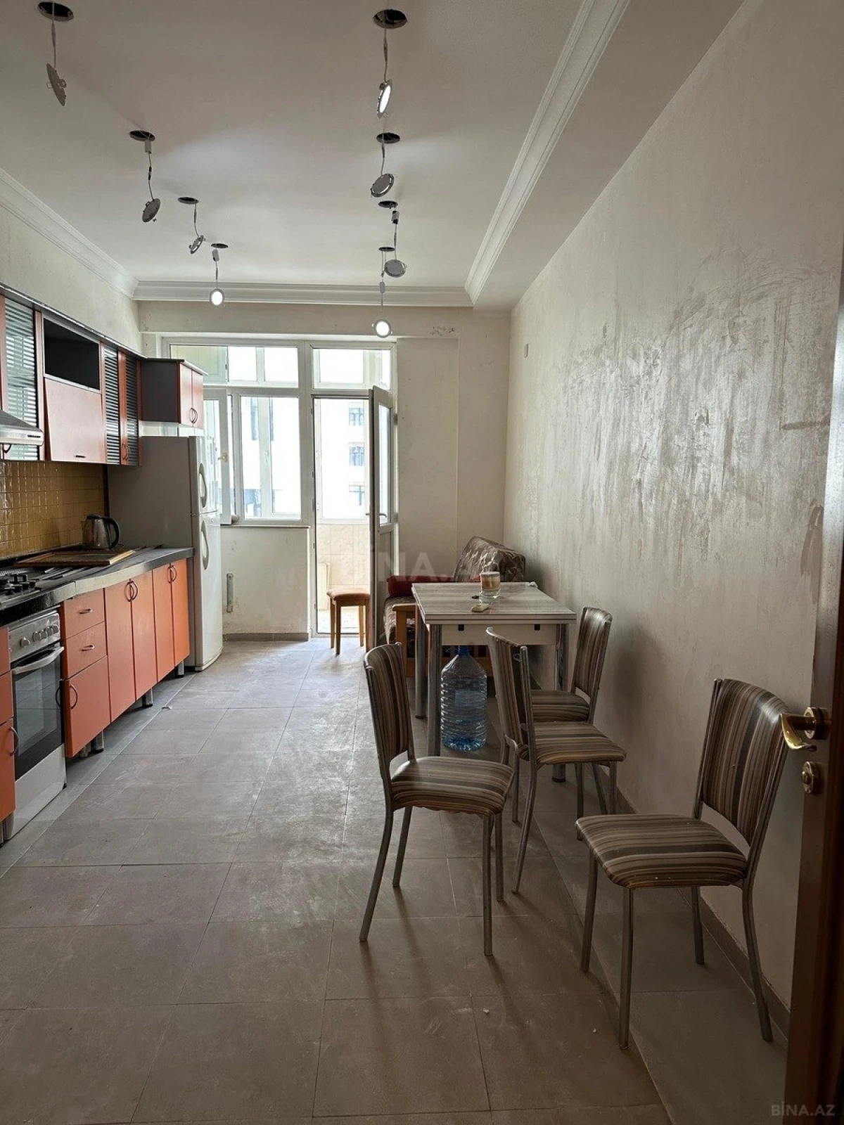 Satılır 2 otaqlı mənzil 120 m²