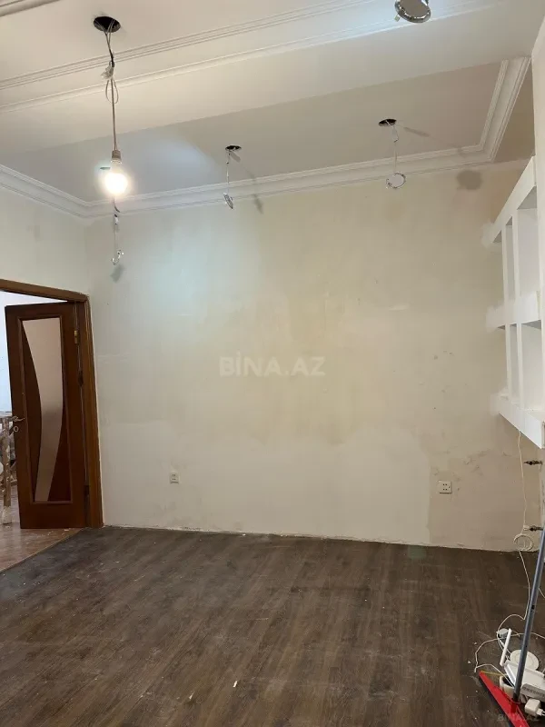 Satılır 2 otaqlı mənzil 120 m²