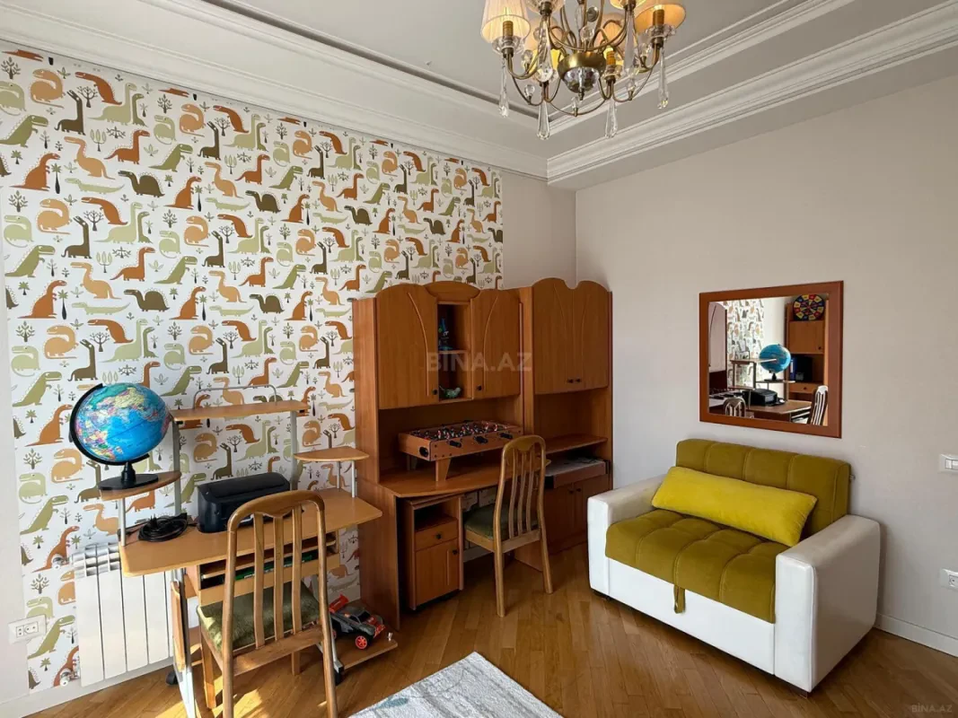 Kirayə verilir 5 otaqlı mənzil 210 m²