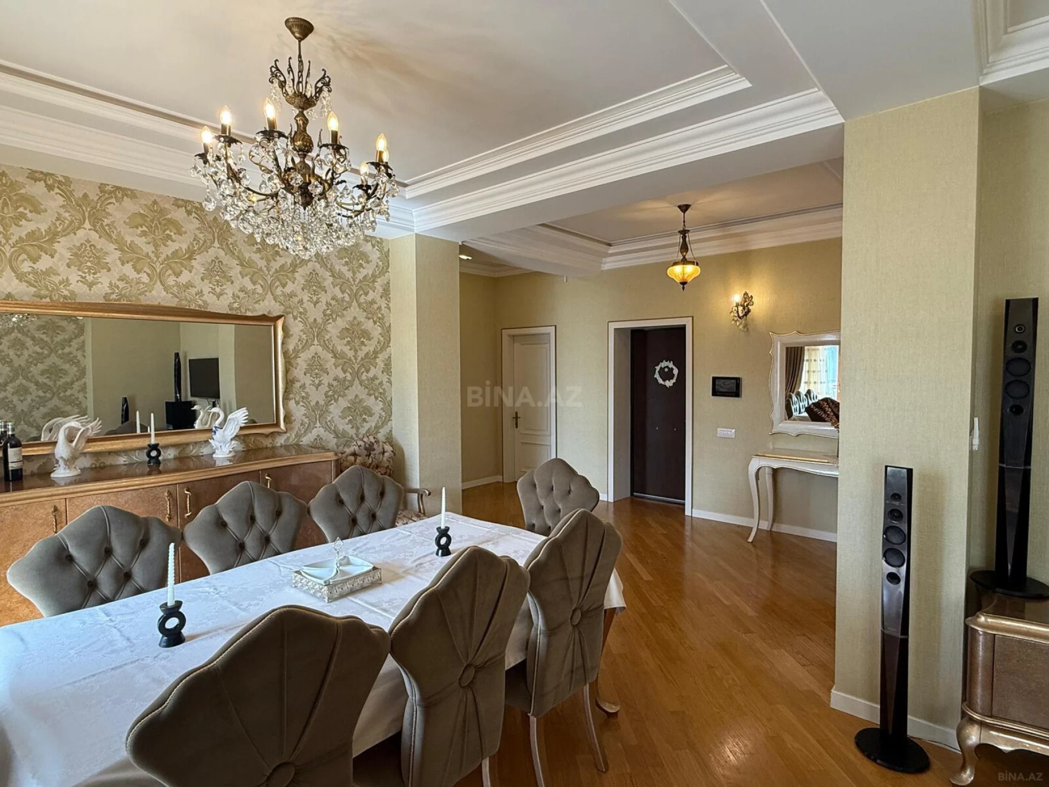 Kirayə verilir 5 otaqlı mənzil 210 m²