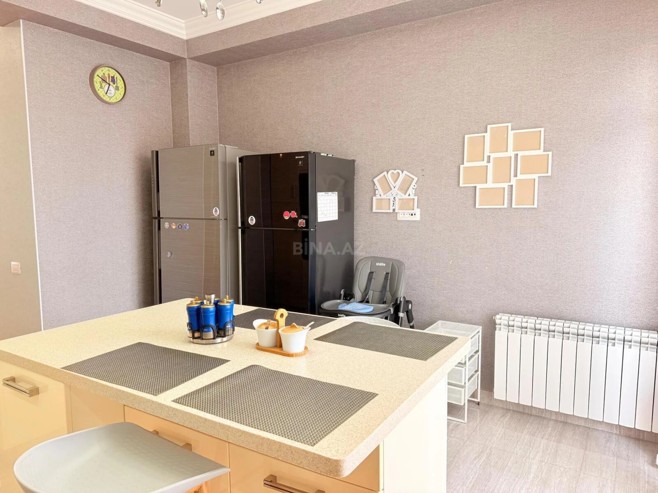 Kirayə verilir 5 otaqlı mənzil 210 m²