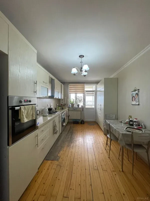 Satılır 2 otaqlı mənzil 100 m²