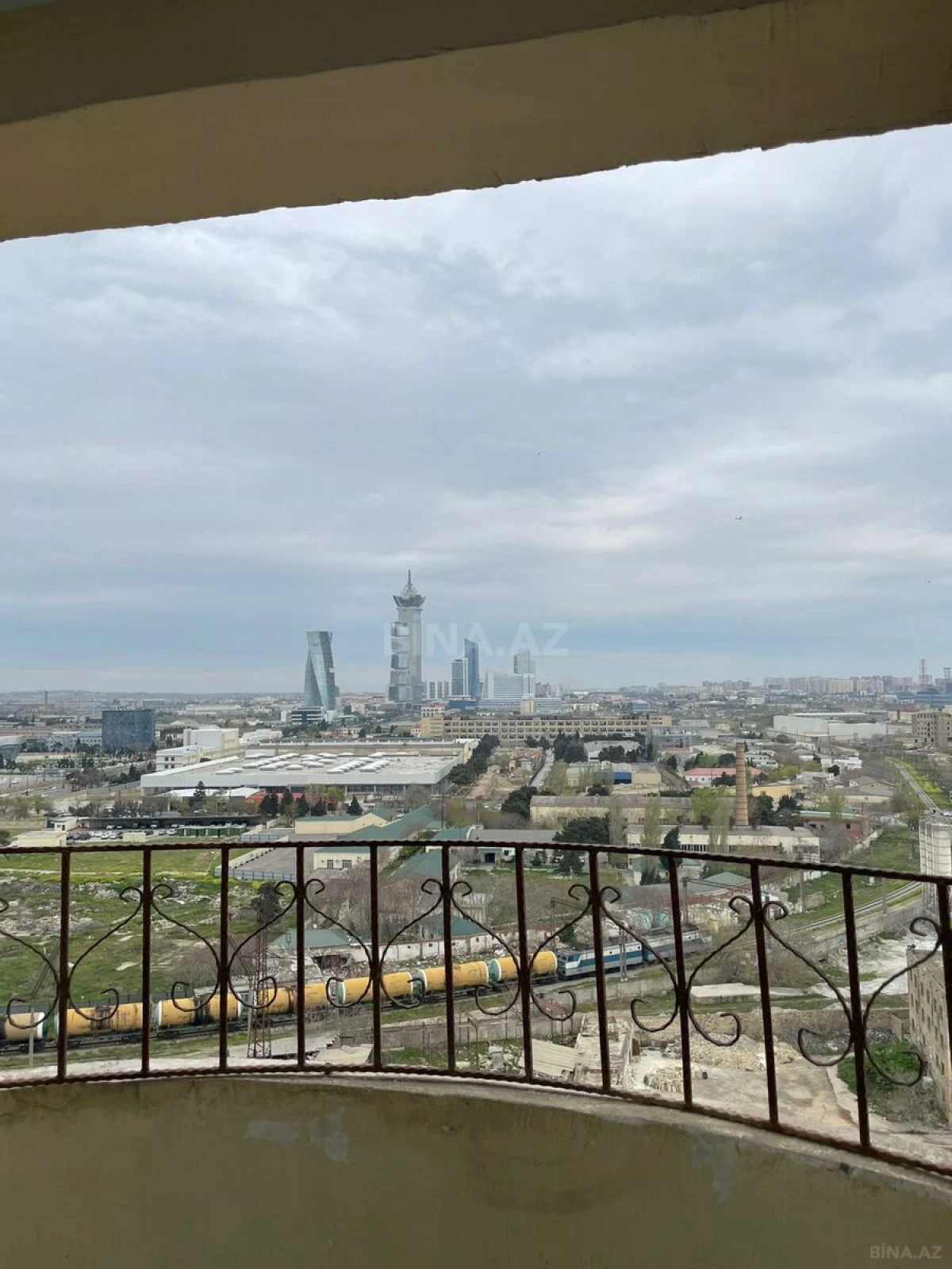 Satılır 2 otaqlı mənzil 100 m²