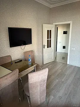 Kirayə verilir 2 otaqlı mənzil 100 m²