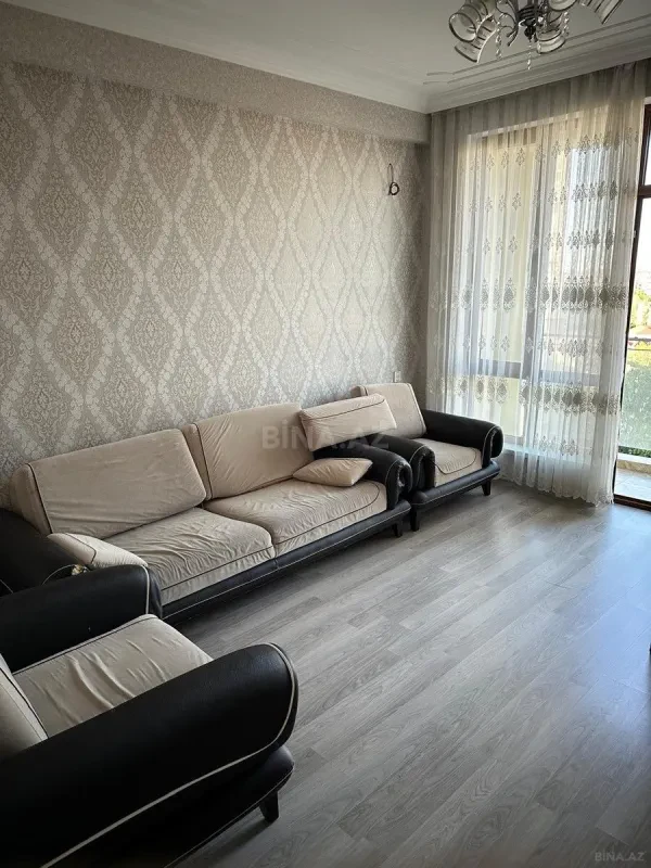Kirayə verilir 2 otaqlı mənzil 100 m²
