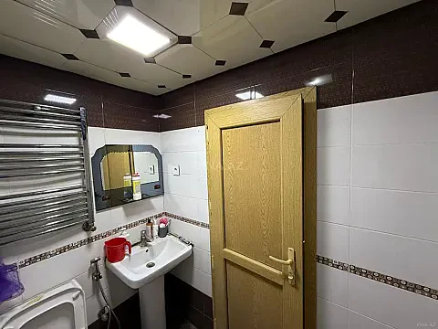Kirayə verilir 2 otaqlı mənzil 65 m²