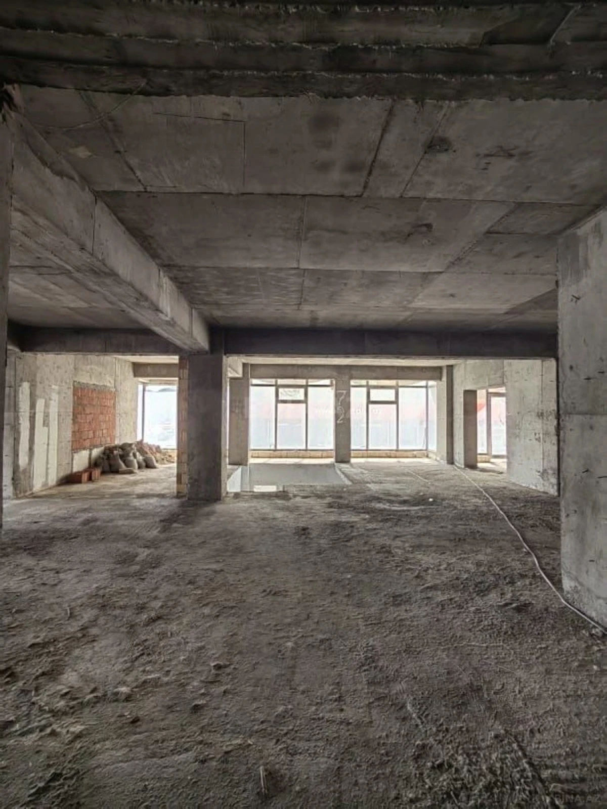Kirayə verilir obyekt 400 m²