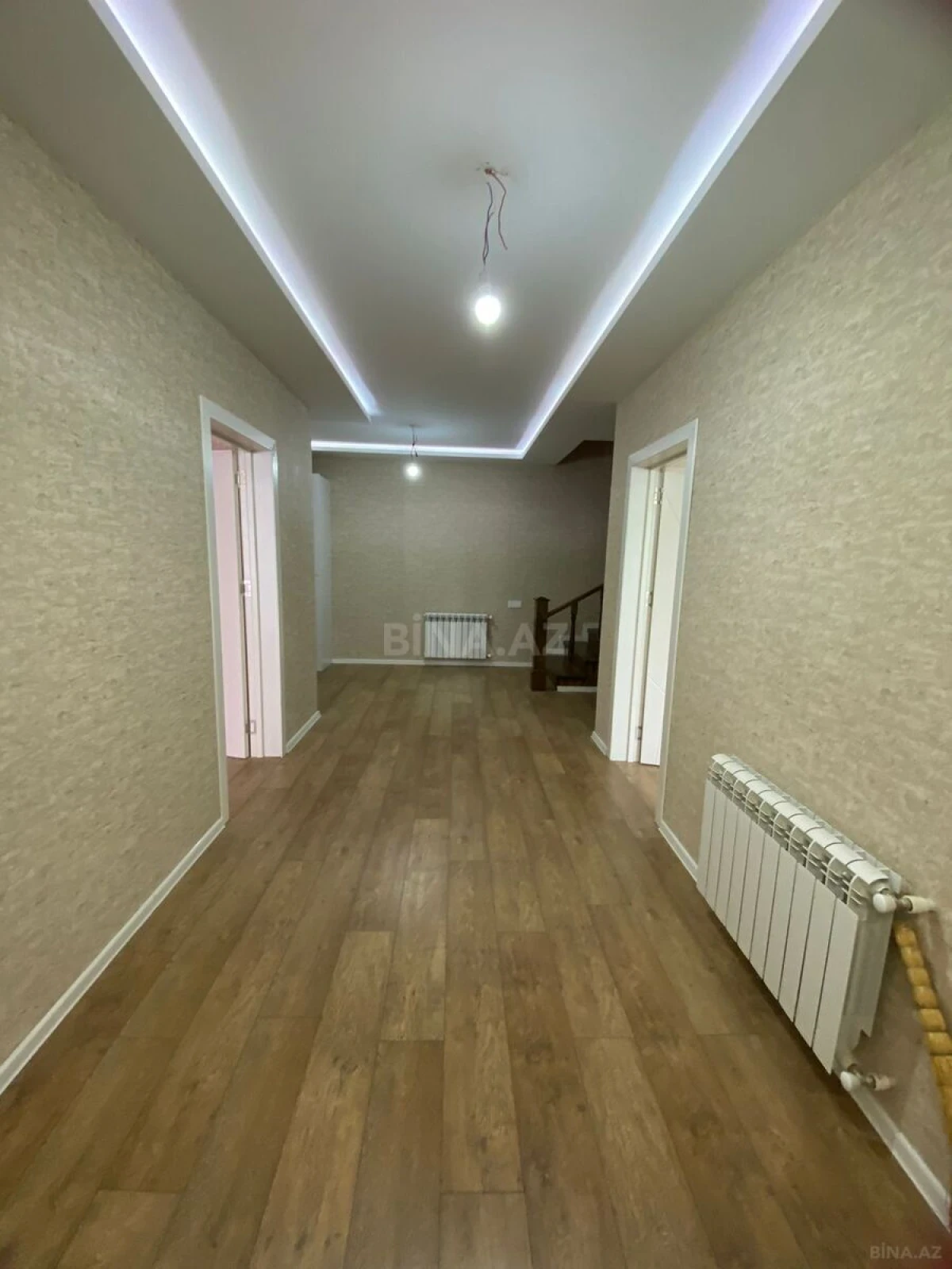 Satılır 5 otaqlı həyət evi 277 m²