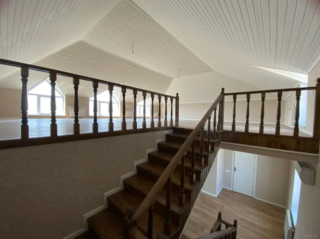 Satılır 5 otaqlı həyət evi 277 m²