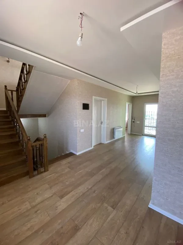 Satılır 5 otaqlı həyət evi 277 m²