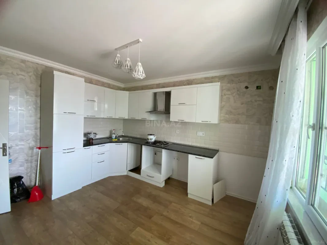Satılır 5 otaqlı həyət evi 277 m²