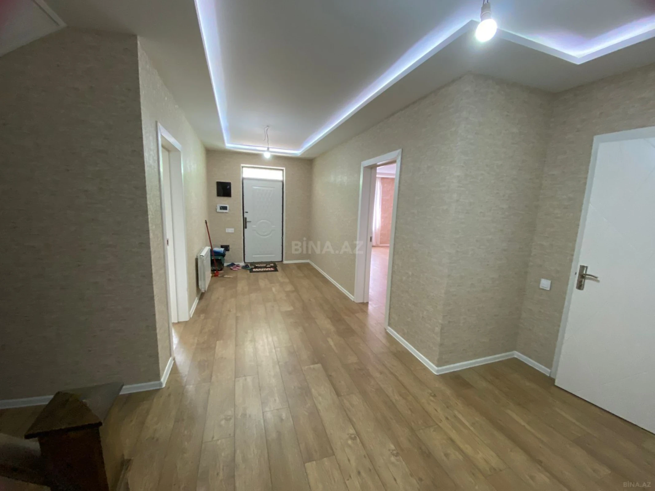 Satılır 5 otaqlı həyət evi 277 m²