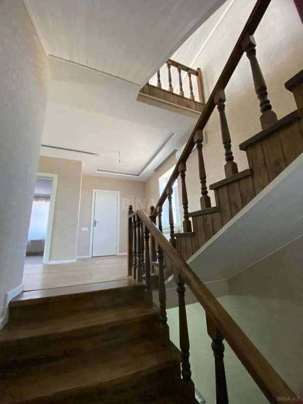 Satılır 5 otaqlı həyət evi 277 m²