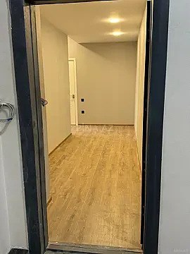Satılır 2 otaqlı mənzil 82 m²