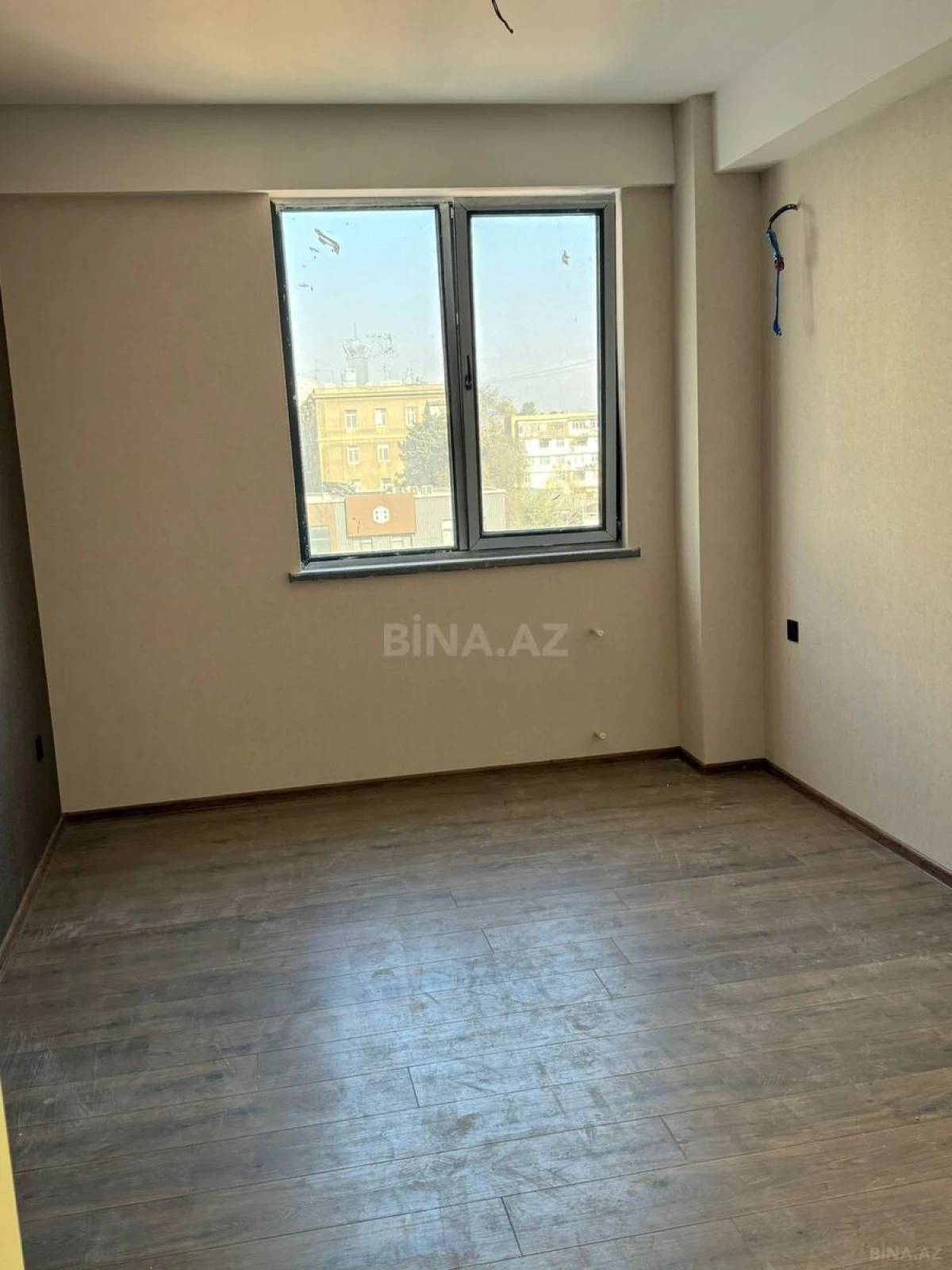 Satılır 2 otaqlı mənzil 82 m²