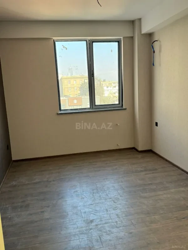 Satılır 2 otaqlı mənzil 82 m²