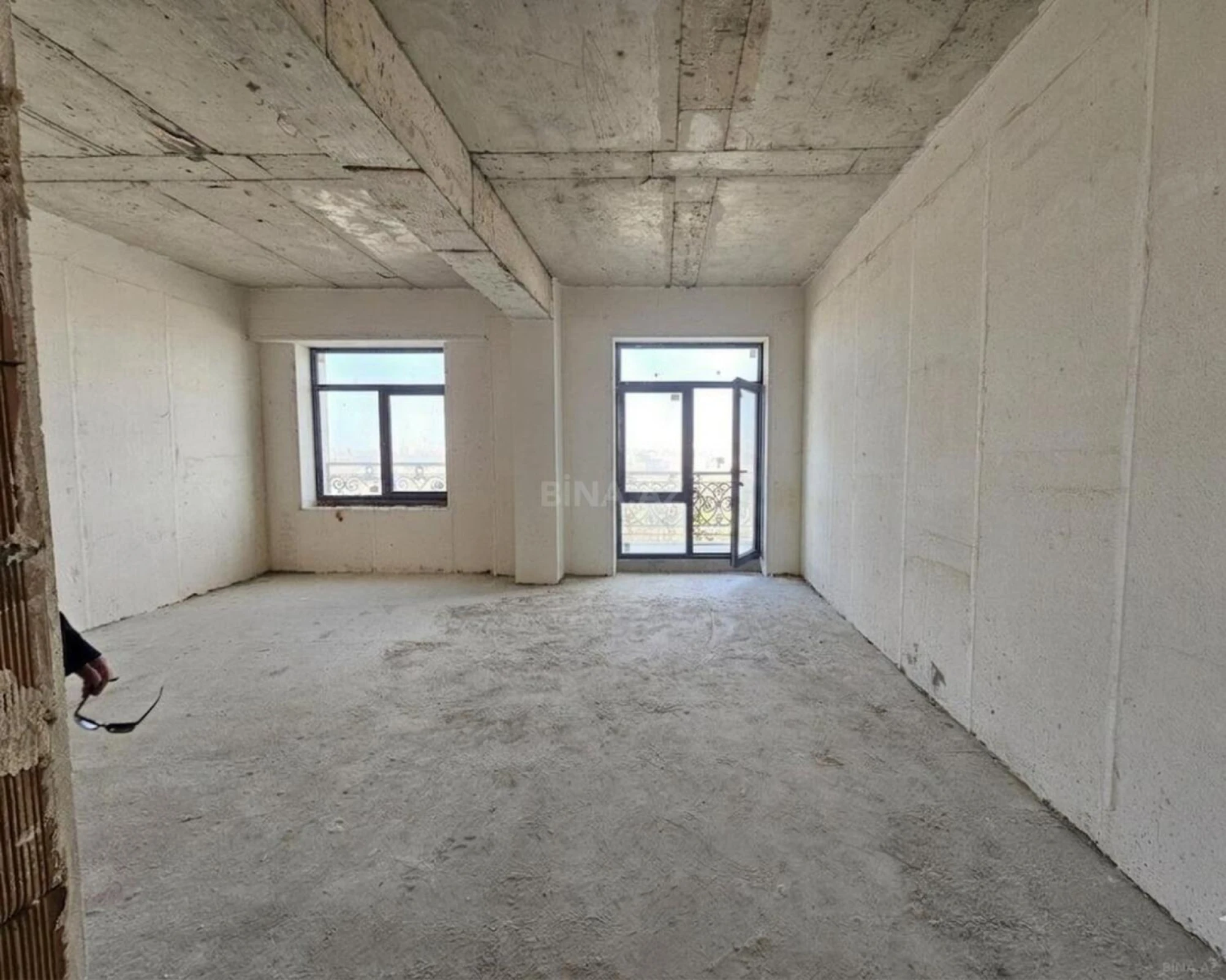 Satılır 3 otaqlı mənzil 148.4 m²