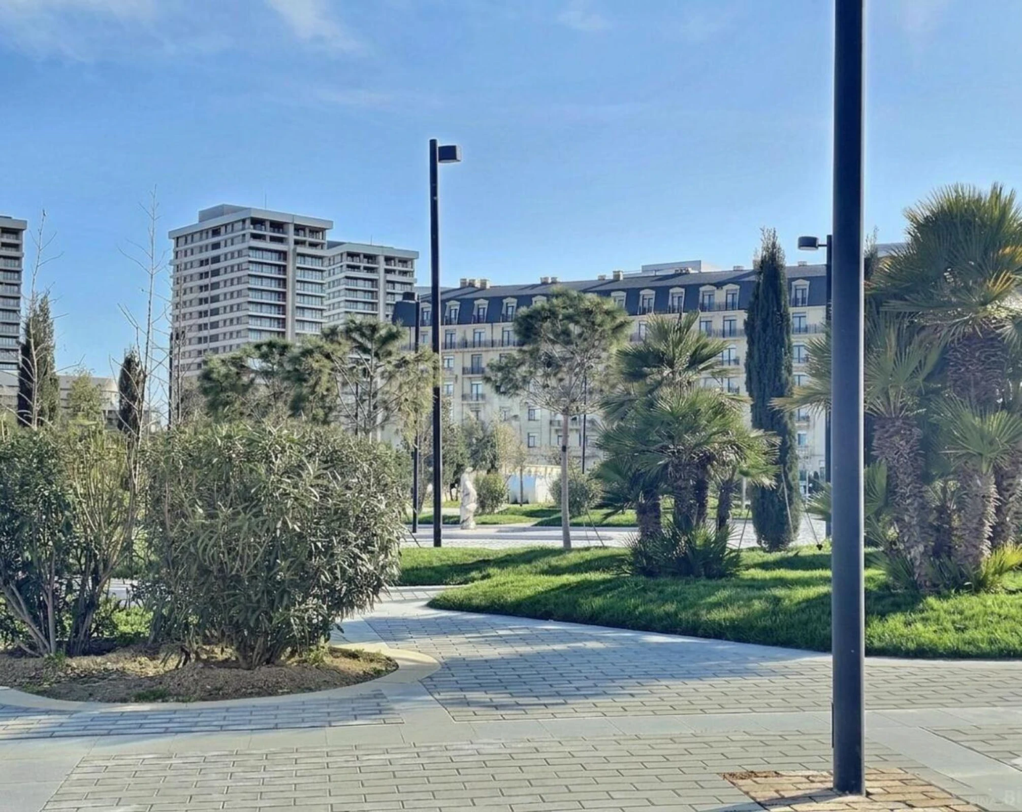 Satılır 3 otaqlı mənzil 148.4 m²