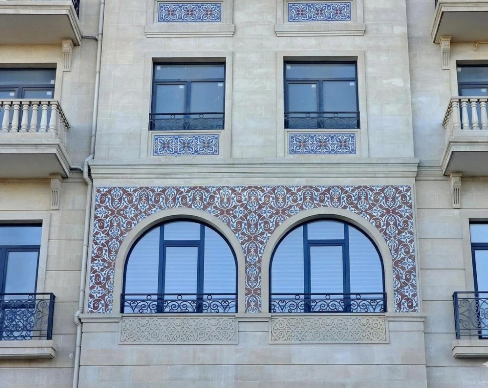 Satılır 3 otaqlı mənzil 148.4 m²