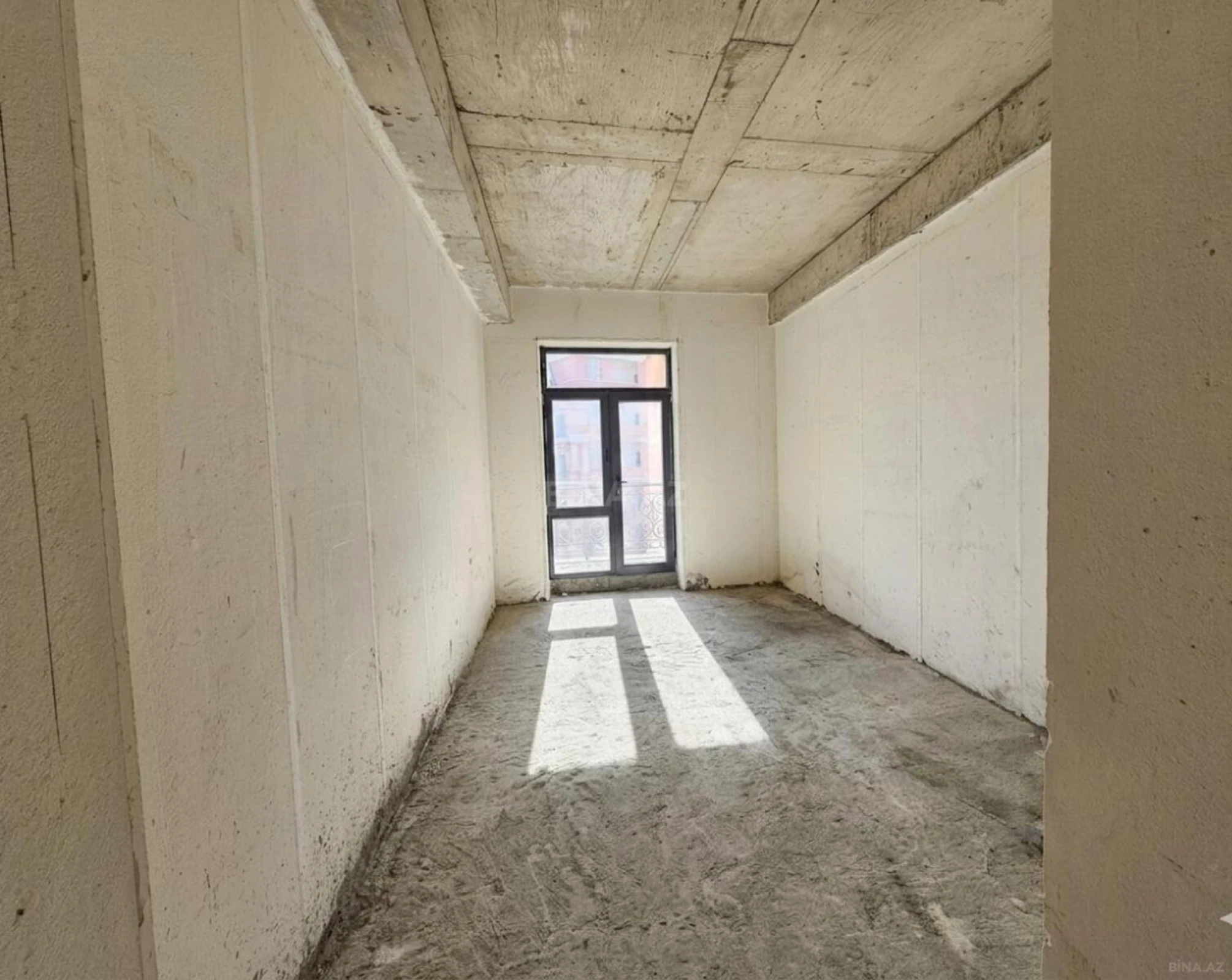 Satılır 3 otaqlı mənzil 148.4 m²