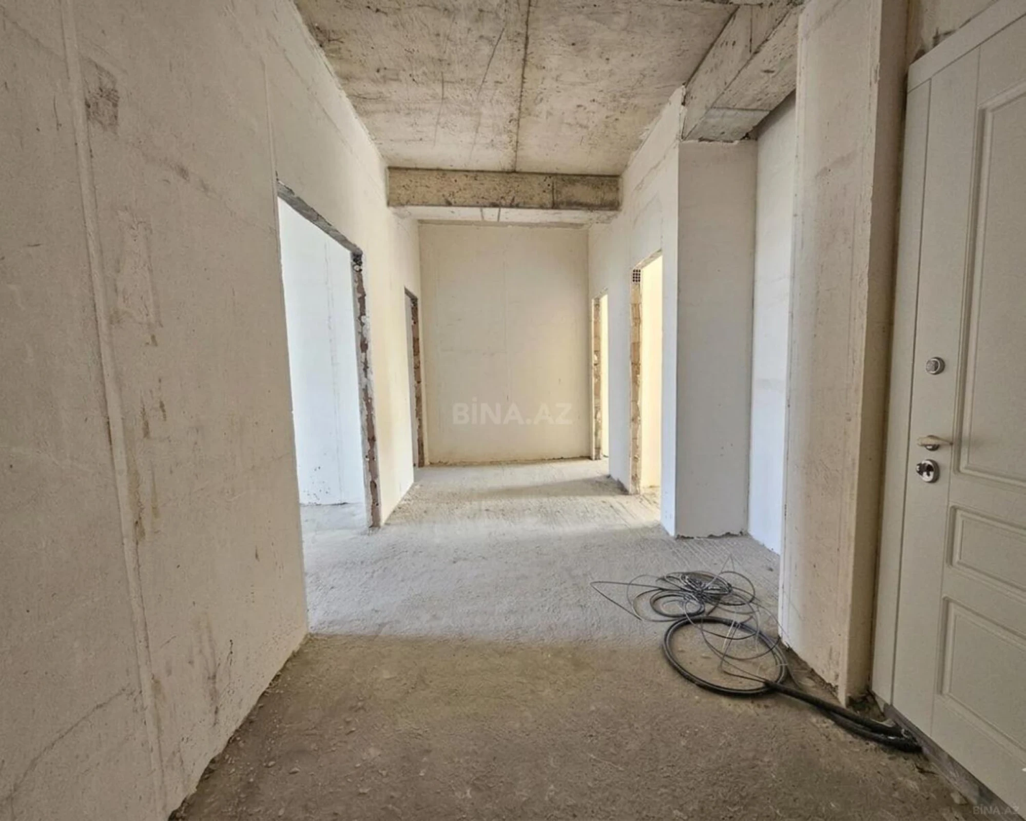 Satılır 3 otaqlı mənzil 148.4 m²