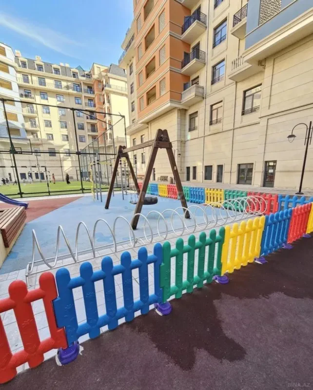 Satılır 3 otaqlı mənzil 148.4 m²