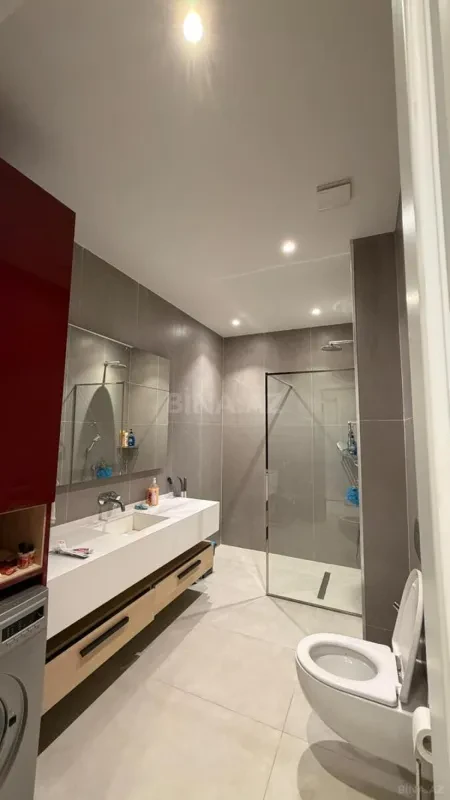 Kirayə verilir 2 otaqlı mənzil 76 m²