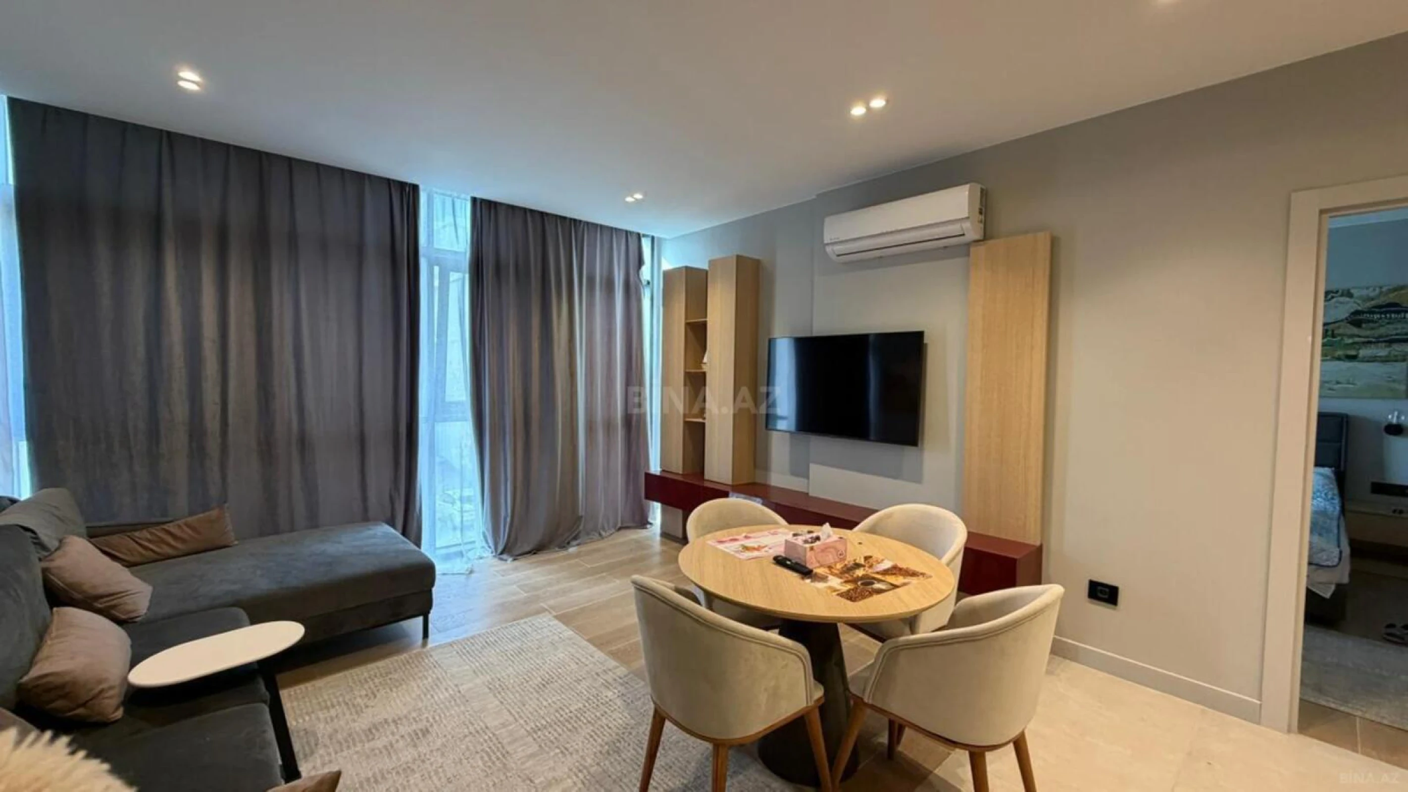 Kirayə verilir 2 otaqlı mənzil 76 m²